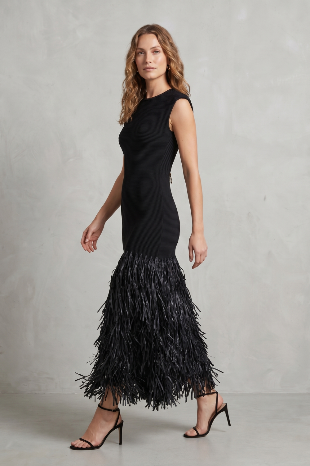 Veloura – Raffia fringe elegance – Midi dress